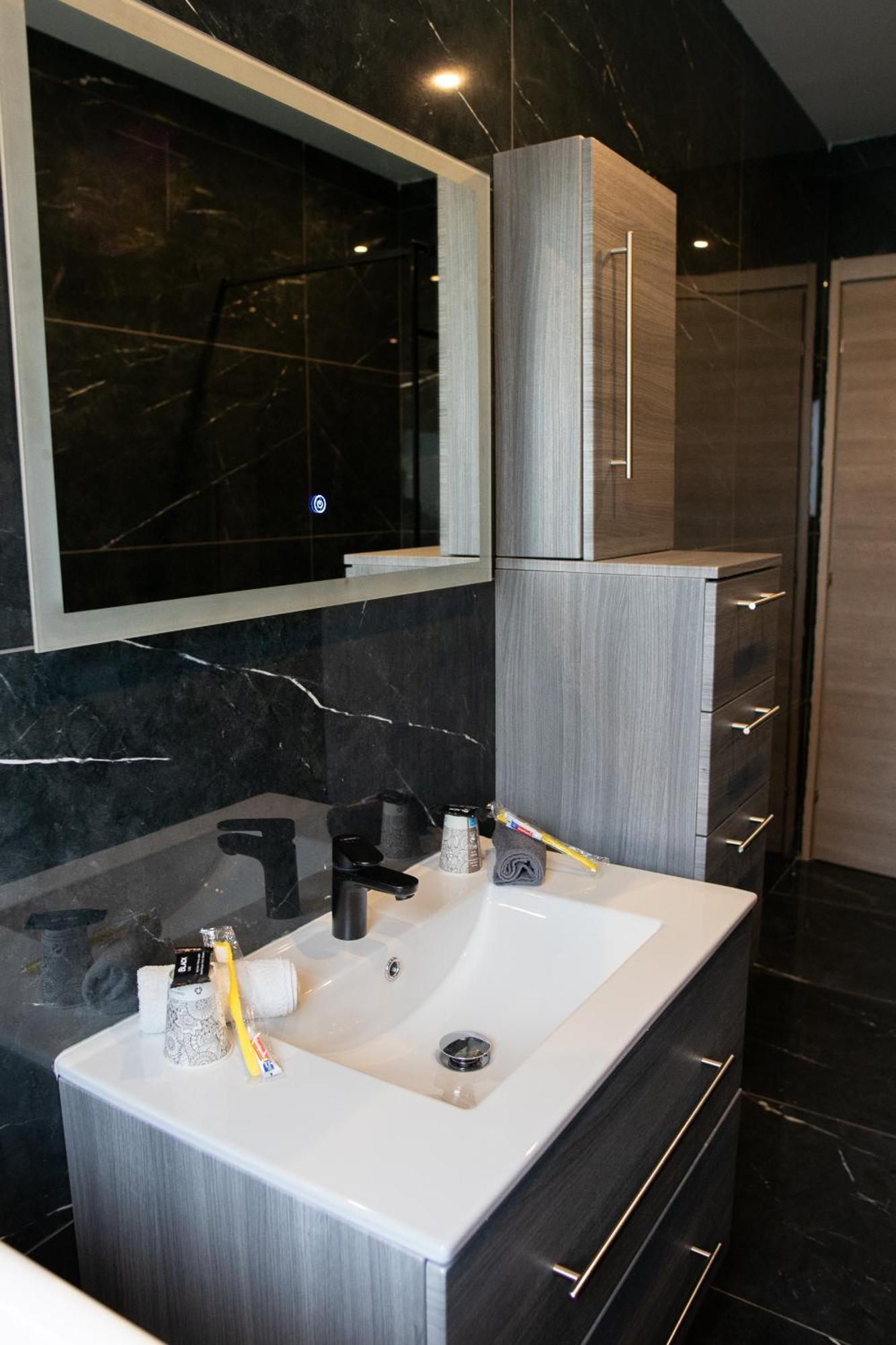 Residence Velours Avec Terrasse , Jardin Et Parking 샹피니 쉬르 마른 외부 사진